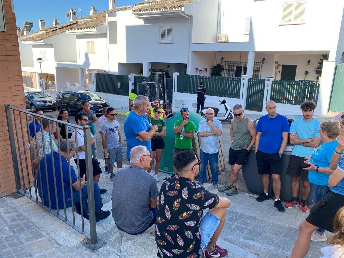 Desde Morón  de la Frontera, Andalucía,  sale con destino al hospital  provincial de Morón,   Ciego de Ávila, 5.000 kilos de medicamentos e  insumos médicos.
La solidaridad no se puede bloquear. #Unidos venceremos
#CubaEstáFirme
#TumbaElBloqueo