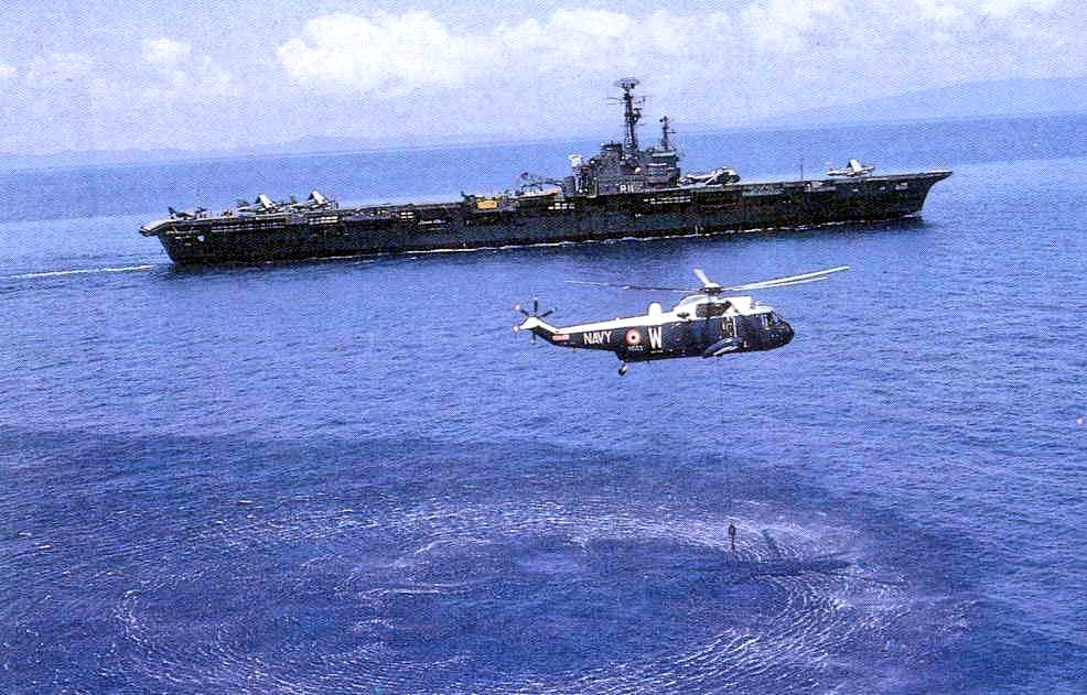 FlMichele69's tweet image. Aircraft carrier
CVL #INSVikrant R11 (1961-1997)
Majestic Class
📷 1971
@indiannavy 🇮🇳