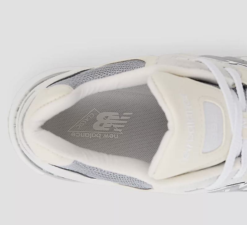 JustFreshKicks's tweet image. New Balance Made in USA 992 Core "White/Reflection" ☁️
new-balance-athletics-inc.sjv.io/9LjBr4