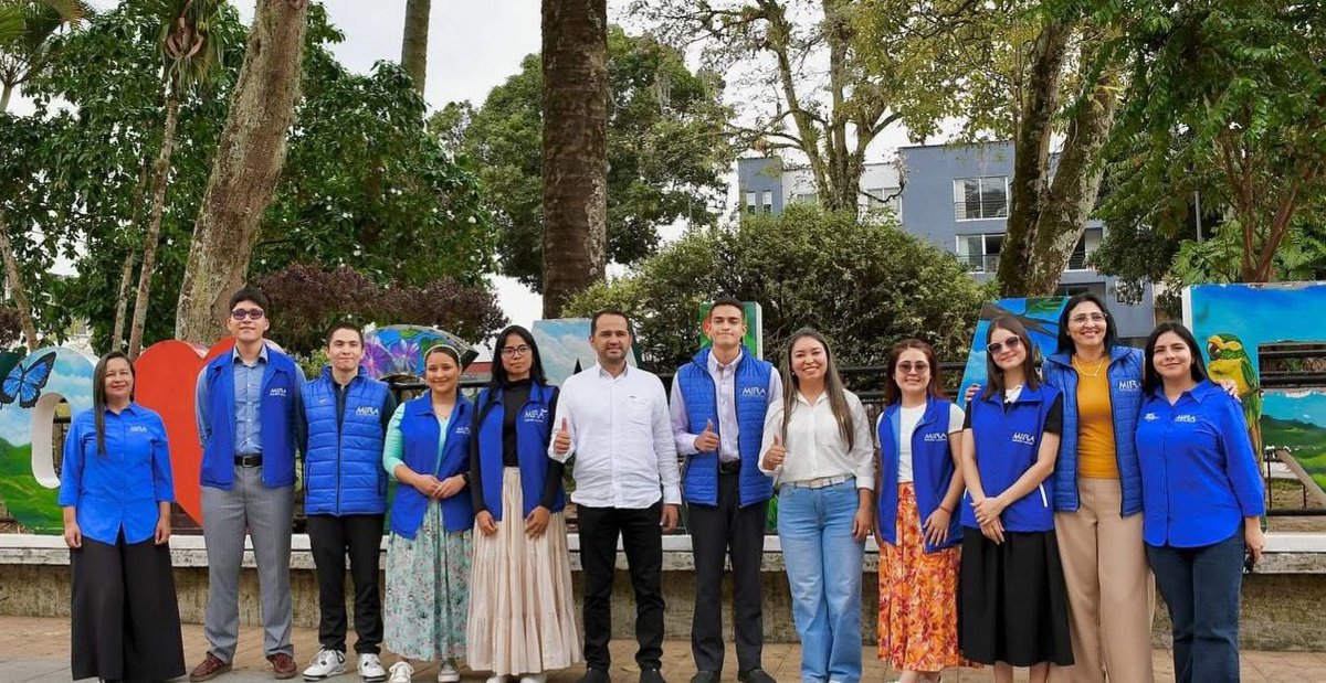 Estuvimos en Calarcá #Quindío un municipio que nos recibió con unidad y amor por el territorio.

Compartimos con grandes Miraístas que transforman, líderes deportivos y los jóvenes candidatos al CMJ.