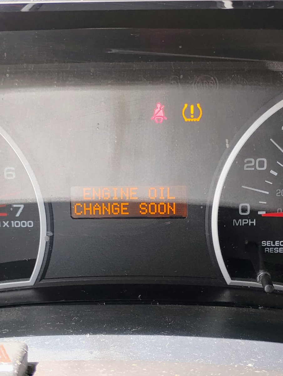 Laurenbackup88's tweet image. Because my life doesn't suck enough... It's like 1500 miles before I'm supposed to need a new oil change. There's no leak I don't know why this is blinking and I might end up living in this truck so I can't lose it.