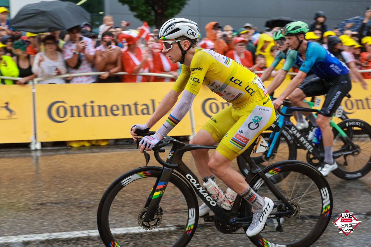 TeamEmiratesUAE's tweet image. Stage 17 done safely💛✔️.
Tomorrow, we climb again. #TDF2025
#WeAreUAE