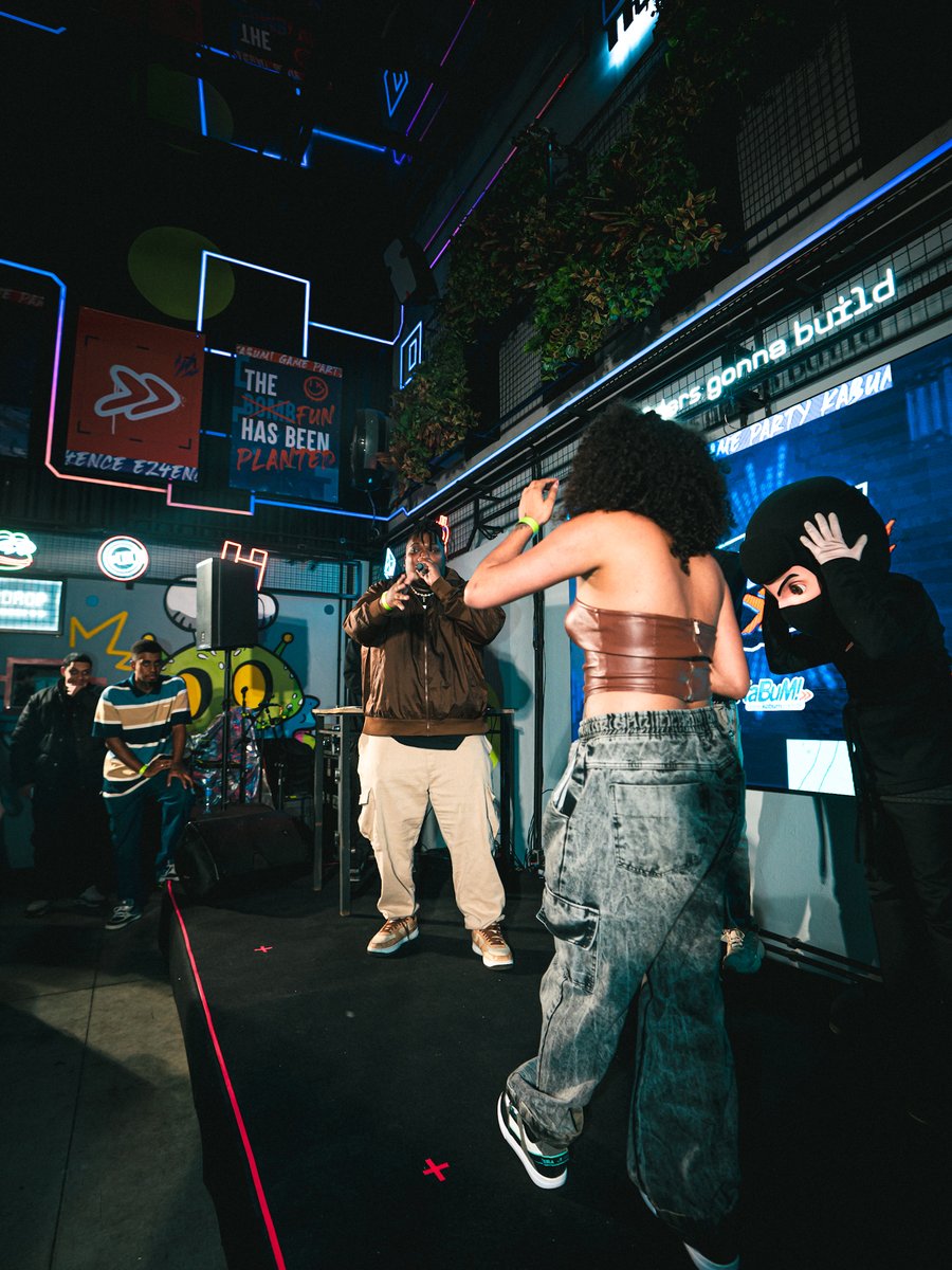 kabumcombr's tweet image. KaBuM! Game Party, apenas!
Que evento insano! Nada melhor do que uma watchparty de CS com o Gau, uma batalha de rima com a galera da batalha da norte e, pra fechar, um show com ele: Di Ferrero!