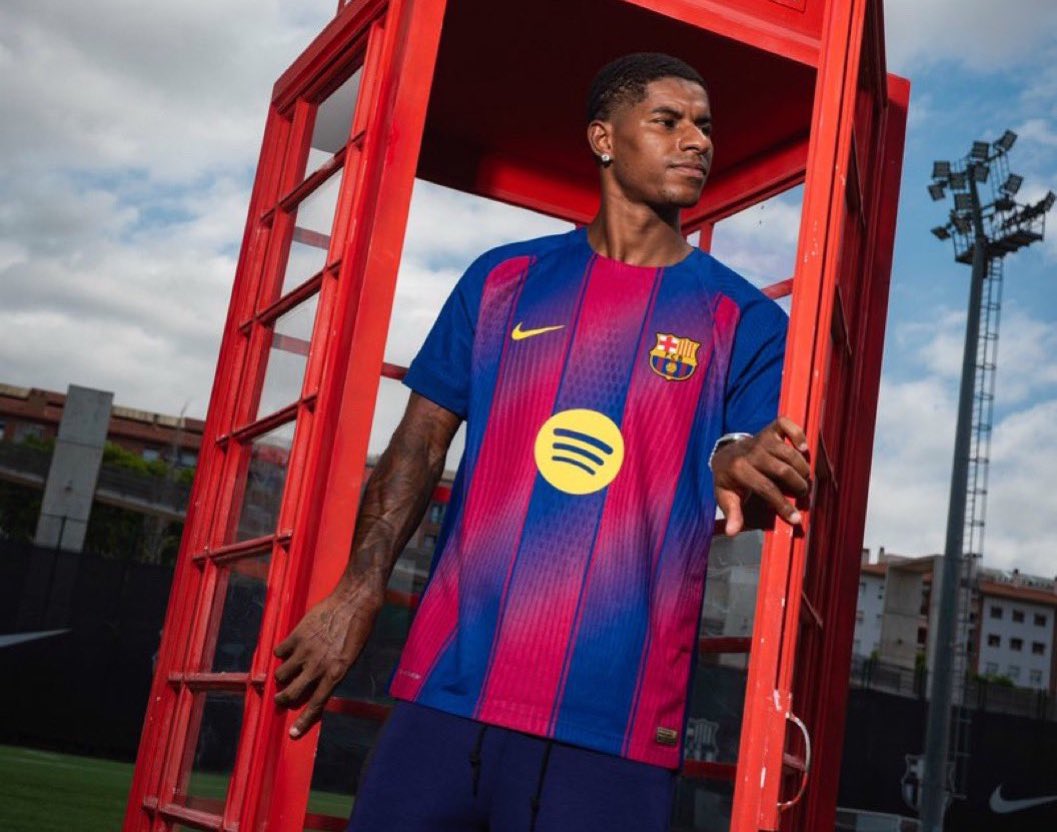 ReshadFCB's tweet image. 🚨 Rashford: "One of the reasons I'm here is also because of my conversation with Hansi Flick. He's a great coach who has succeeded with Barcelona. We want to do even better than last season” #FCB 🔵🔴
