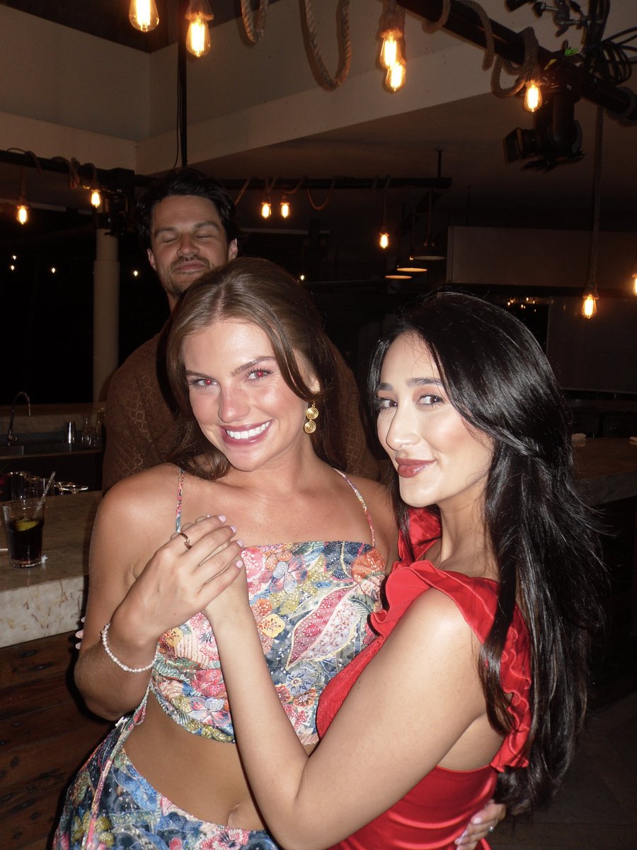BachParadise's tweet image. Paradise on Film:
(P.S. Have you streamed on Hulu yet?)
