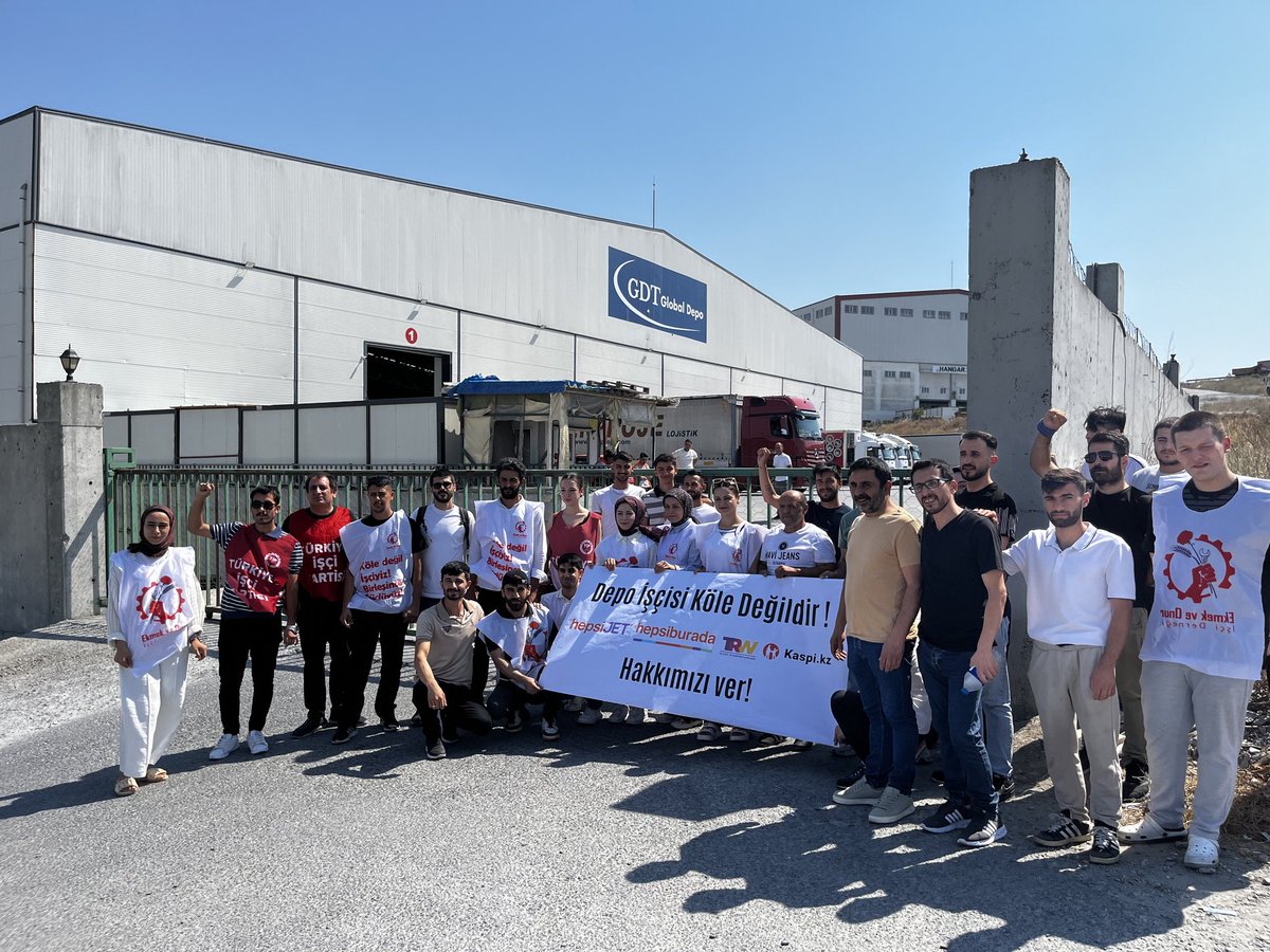 İstanbul'un Esenyurt ilçesinde HepsiJET depo işçileri (<a href="/HepsiJetisci/">Hepsijet Direnişçileri .</a>), sendikalı oldukları ve haklarını istedikleri için işten çıkarıldı. İşçiler bugün depo önünde direnişe geçti.