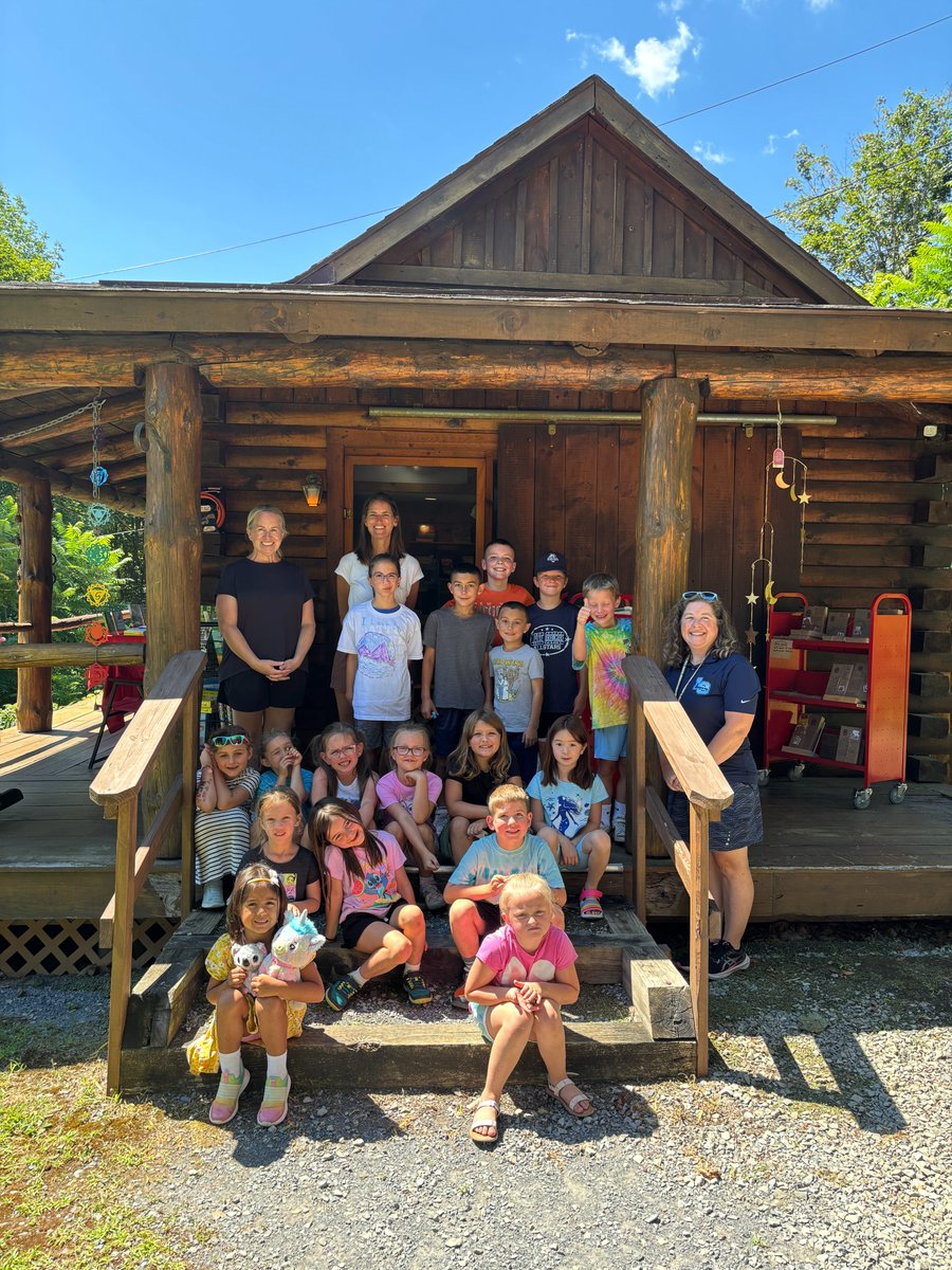 Lake George Elementary Library tweet media