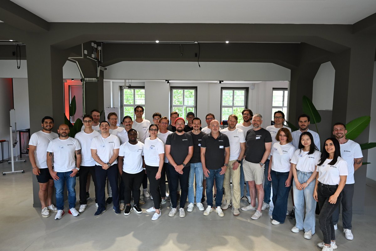AllUnityStable's tweet image. Inside #AllUnity—where we’re shaping the future of payment innovation.
Here’s a glimpse of our team’s energy in action. Catch us brainstorming, coding, and building Europe’s digital euro infrastructure.
Want to be part of this momentum? 
Come help us turn big ideas into…