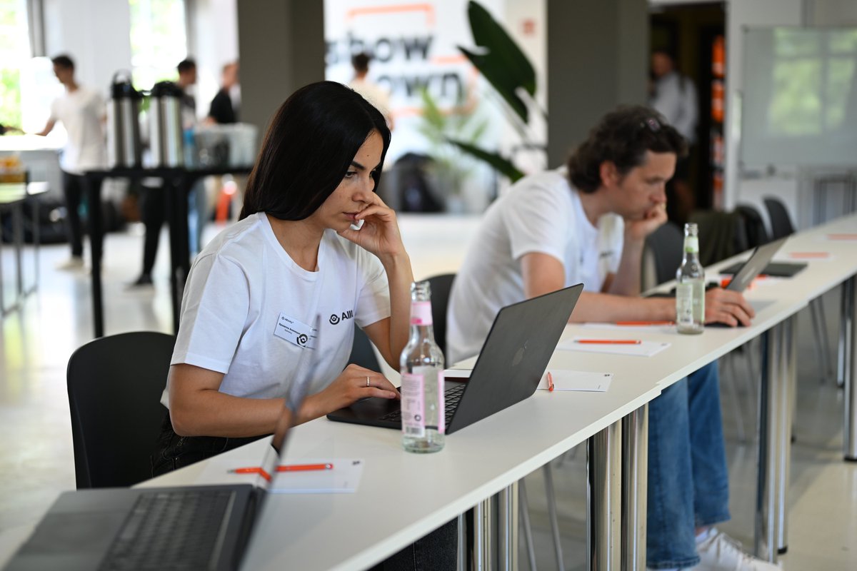 AllUnityStable's tweet image. Inside #AllUnity—where we’re shaping the future of payment innovation.
Here’s a glimpse of our team’s energy in action. Catch us brainstorming, coding, and building Europe’s digital euro infrastructure.
Want to be part of this momentum? 
Come help us turn big ideas into…