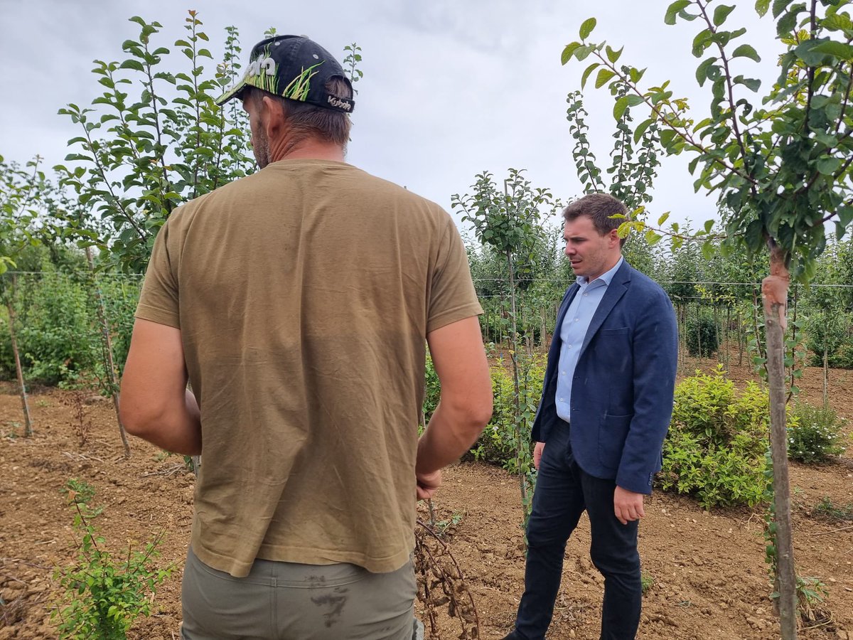 jordan_guitton's tweet image. ➡️ Je me suis rendu cet après-midi à la pépinière Girardin Pailley située à Précy-Saint-Martin depuis plus de 200 ans ! 💐
⛈️ Elle a subi des dommages agricoles sur sa structure suite aux orages du début du mois.
Déjà l'année dernière, la pépinière avait subi de nombreux…