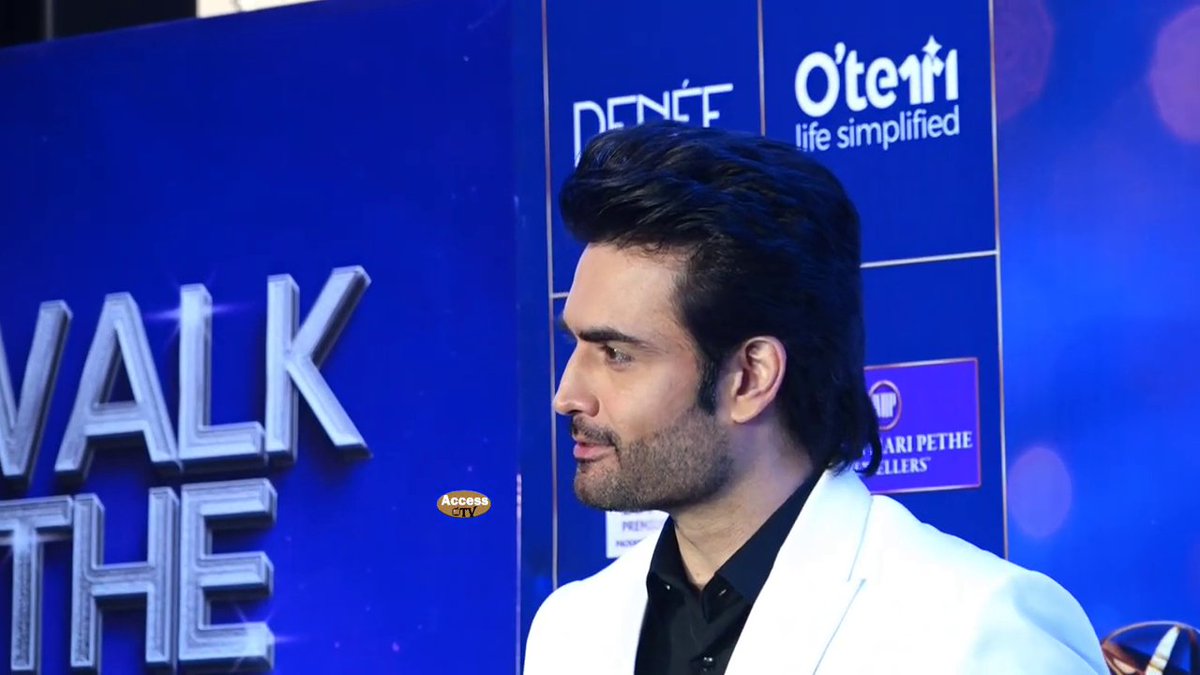 looking so hot &amp; handsome🔥🤩🥵

#VivianDsena