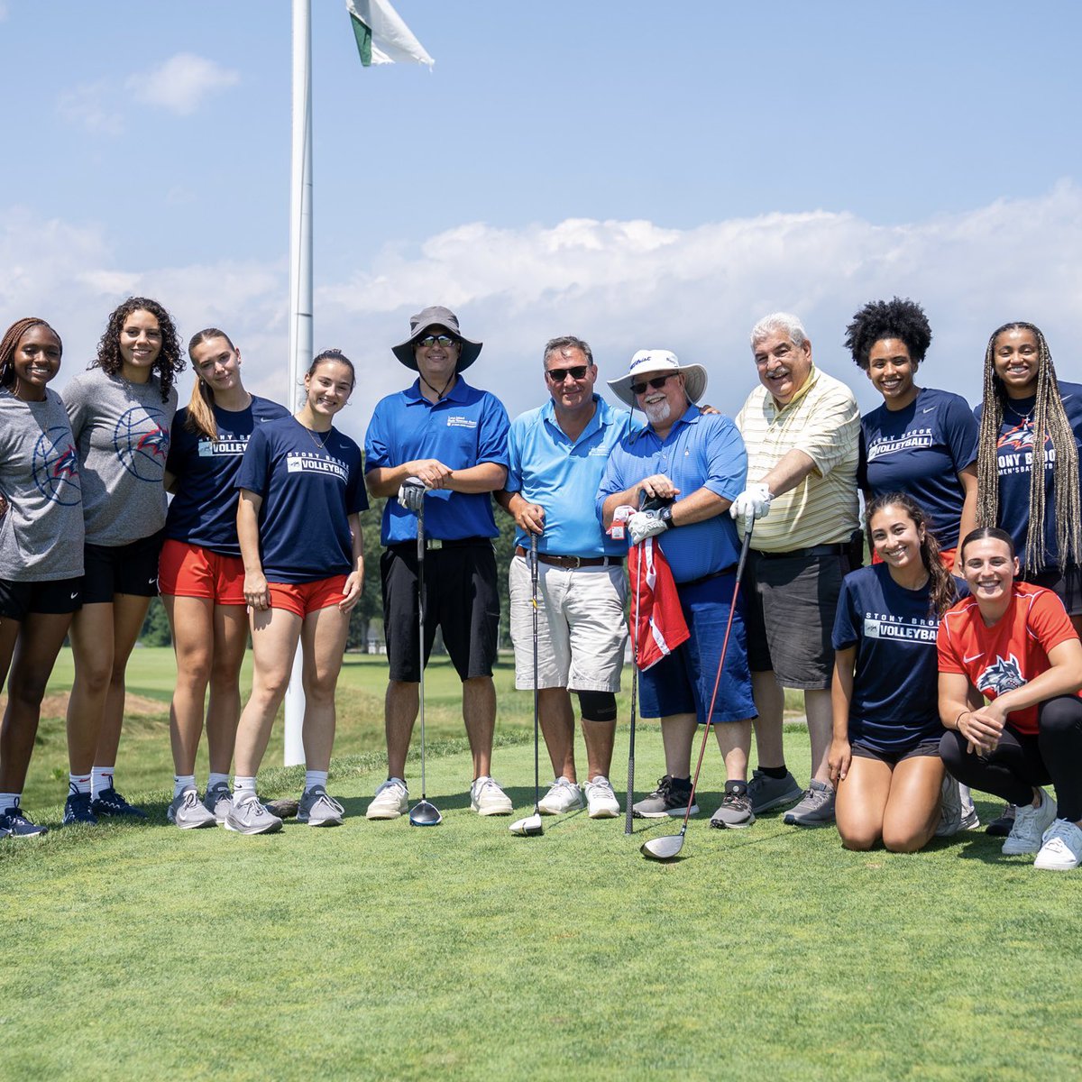StonyBrookWBB's tweet image. Took to the links for the Stony Brook Athletics Golf Classic ⛳️

🌊🐺 x @SeawolvesUnited