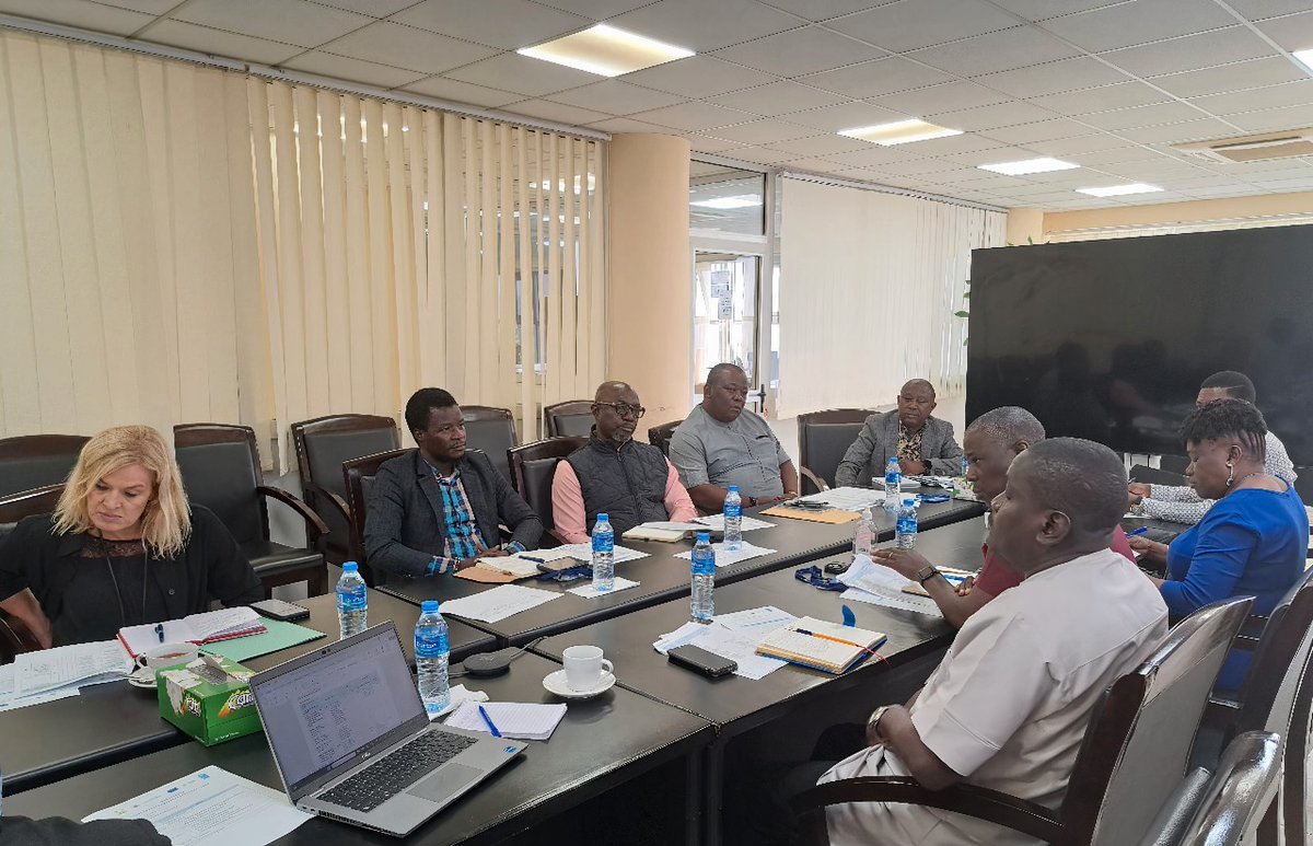 UNDPSierraLeone's tweet image. @UNDPSierraLeone & the Office of the Chief Minister convened a productive Elections Project Board meeting, advancing the 2025 workplan on electoral reform, inter-party dialogue & media literacy.
Thanks to @EUinSierraLeone, @CanadainSL, @IcelandinSalone, @IrlEmbFreetown & #PBF