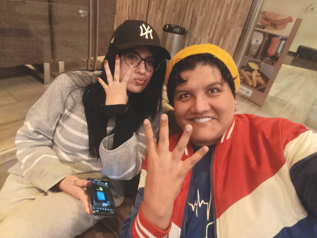 CesarinCool's tweet image. Volviendo de ver los 4 Fantásticos con @umihyu y @MundoMario09 :D ¡Me encantó la película! Bastante comiquera y aunque en un momento se me hizo algo lenta, en general me pareció muy entretenida. Vi muy bien retratados a todos los personajes. Todos tuvieron el tiempo en pantalla…