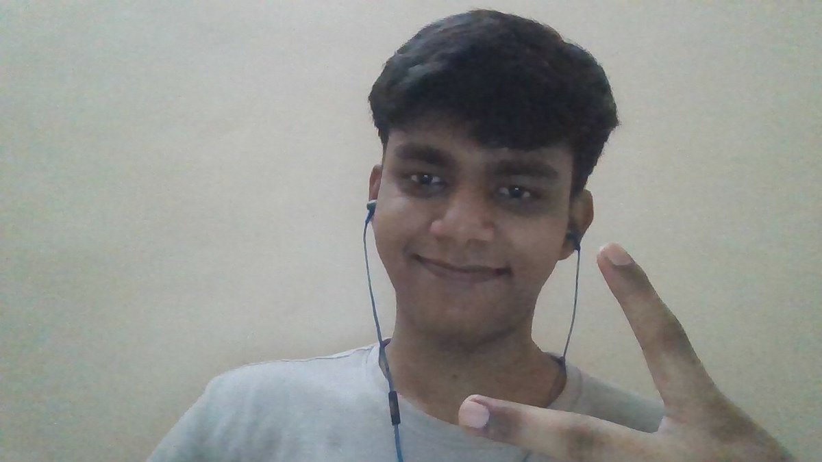Aman_0019's tweet image. What will think of this guy
he thinks he will have andha paisa ek din and 10/10 hot baddie 🗿
Ummeed par duniya chalti hai ✨