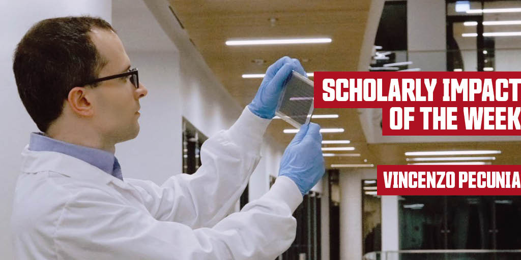 SFUResearch's tweet image. 💡Can we replace disposable batteries used in billions of smart devices?
@SFU sustainable energy engineering prof. Vincenzo Pecunia develops ways to generate clean electricity from ambient energy💡
His work is challenging how the world powers the IoT: shorturl.at/TvpW7