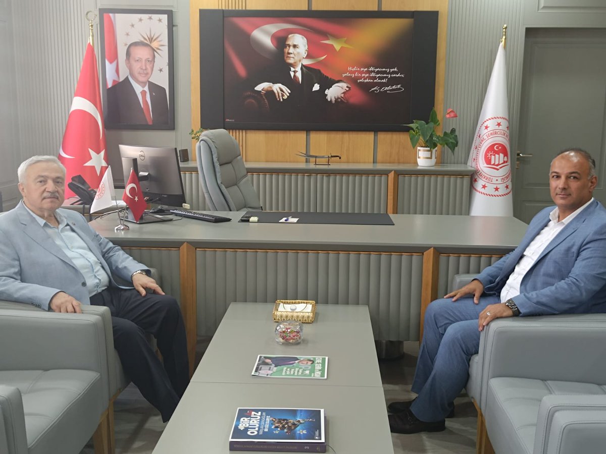 Zülfü DEMİRBAĞ (@zulfudemirbag23) on Twitter photo Tunceli'deyiz
Tunceli Çevre Şehircilik ve İklim Değişikliği İl Müdürü Melih Melik Kara'yı ziyaret ederek görevinde muvaffakiyetler diledik.
<a href="/RTErdogan/">Recep Tayyip Erdoğan</a>
<a href="/abuyukgumus/">Ahmet Büyükgümüş</a>
<a href="/Akparti/">AK Parti</a> Tunceli'deyiz
Tunceli Çevre Şehircilik ve İklim Değişikliği İl Müdürü Melih Melik Kara'yı ziyaret ederek görevinde muvaffakiyetler diledik.
<a href="/RTErdogan/">Recep Tayyip Erdoğan</a>
<a href="/abuyukgumus/">Ahmet Büyükgümüş</a>
<a href="/Akparti/">AK Parti</a>