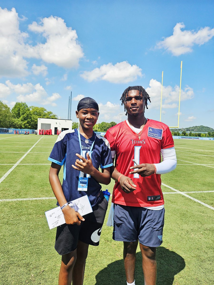 BamRich3's tweet image. Cam poured into my son today....he was sooooo excited after meeting him!!! The future is bright for them BOTH!!!