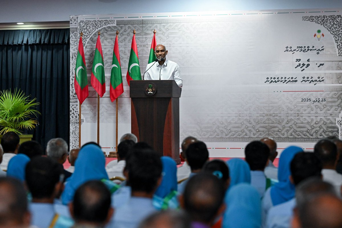 The President's Office (@presidencymv) on Twitter photo President Dr <a href="/MMuizzu/">Dr Mohamed Muizzu</a> meets with the Velidhoo community where he committed to resolving the concerns raised by residents, including key infrastructure needs critical to the island’s development. The President highlighted the planned construction of a harbour slipway, a President Dr <a href="/MMuizzu/">Dr Mohamed Muizzu</a> meets with the Velidhoo community where he committed to resolving the concerns raised by residents, including key infrastructure needs critical to the island’s development. The President highlighted the planned construction of a harbour slipway, a