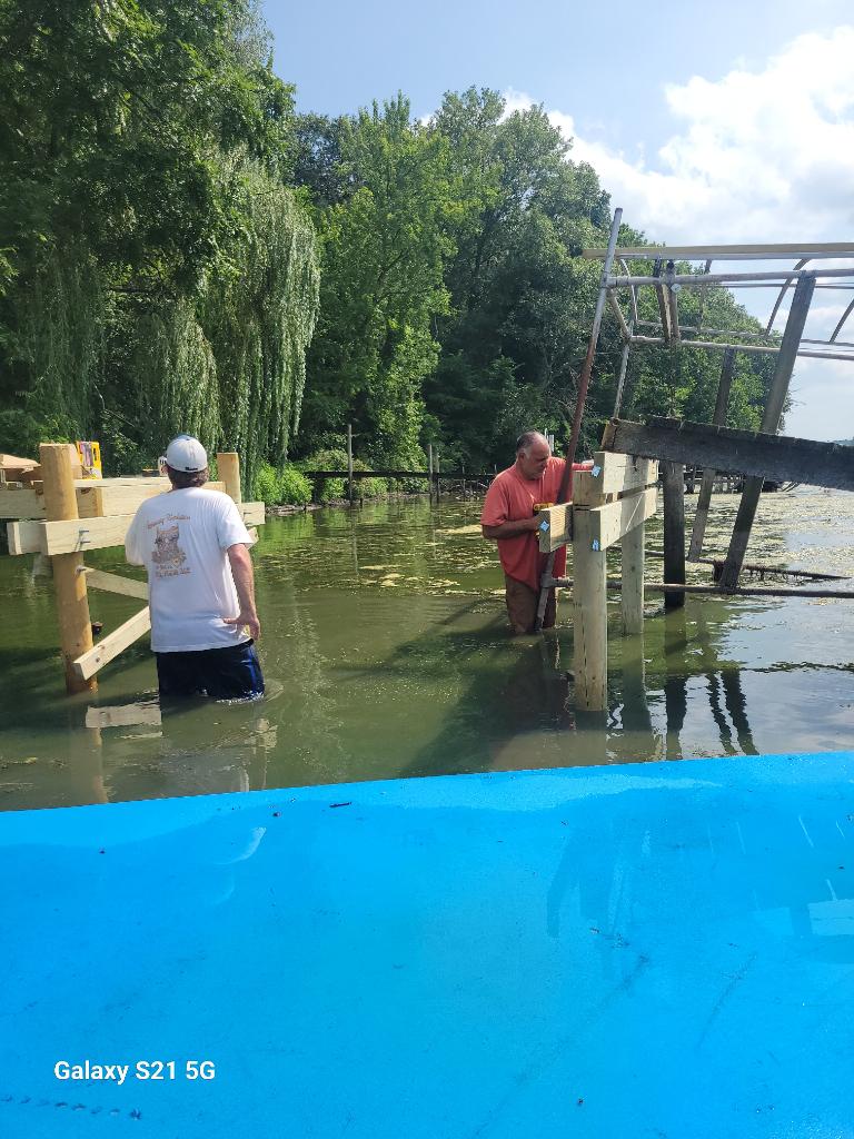 NiemotkaMike's tweet image. Great time with friends, got some serious dock construction done too. #lizjny
