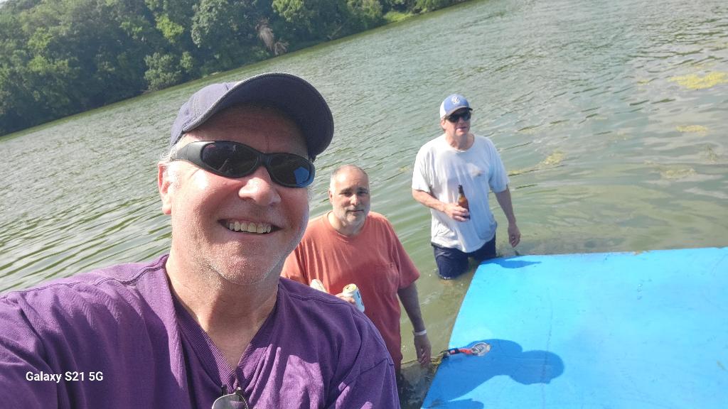 NiemotkaMike's tweet image. Great time with friends, got some serious dock construction done too. #lizjny