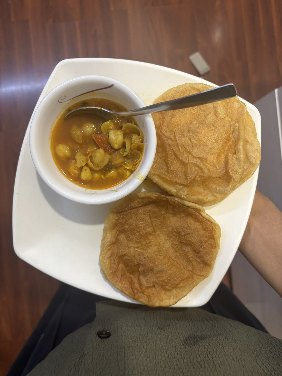 dontcrysaanjh's tweet image. chhole puri &amp;lt;3