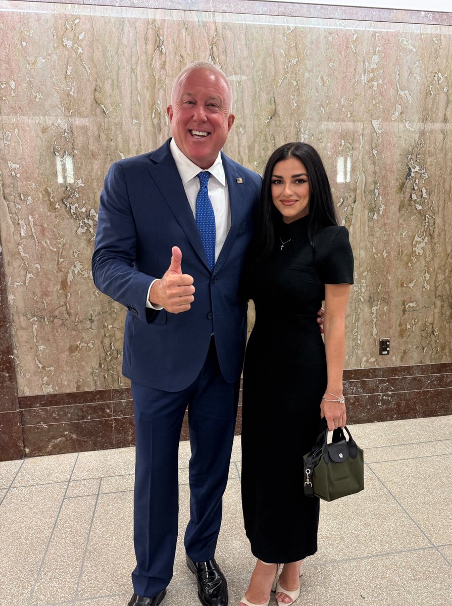 AlexisWilkins's tweet image. Was so happy and honored to be at our friend @BillWhiteUSA hearing to be the US Ambassador for the Kingdom of Belgium 🇺🇸❤️