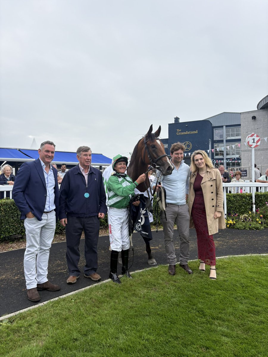 Naas Racecourse tweet media