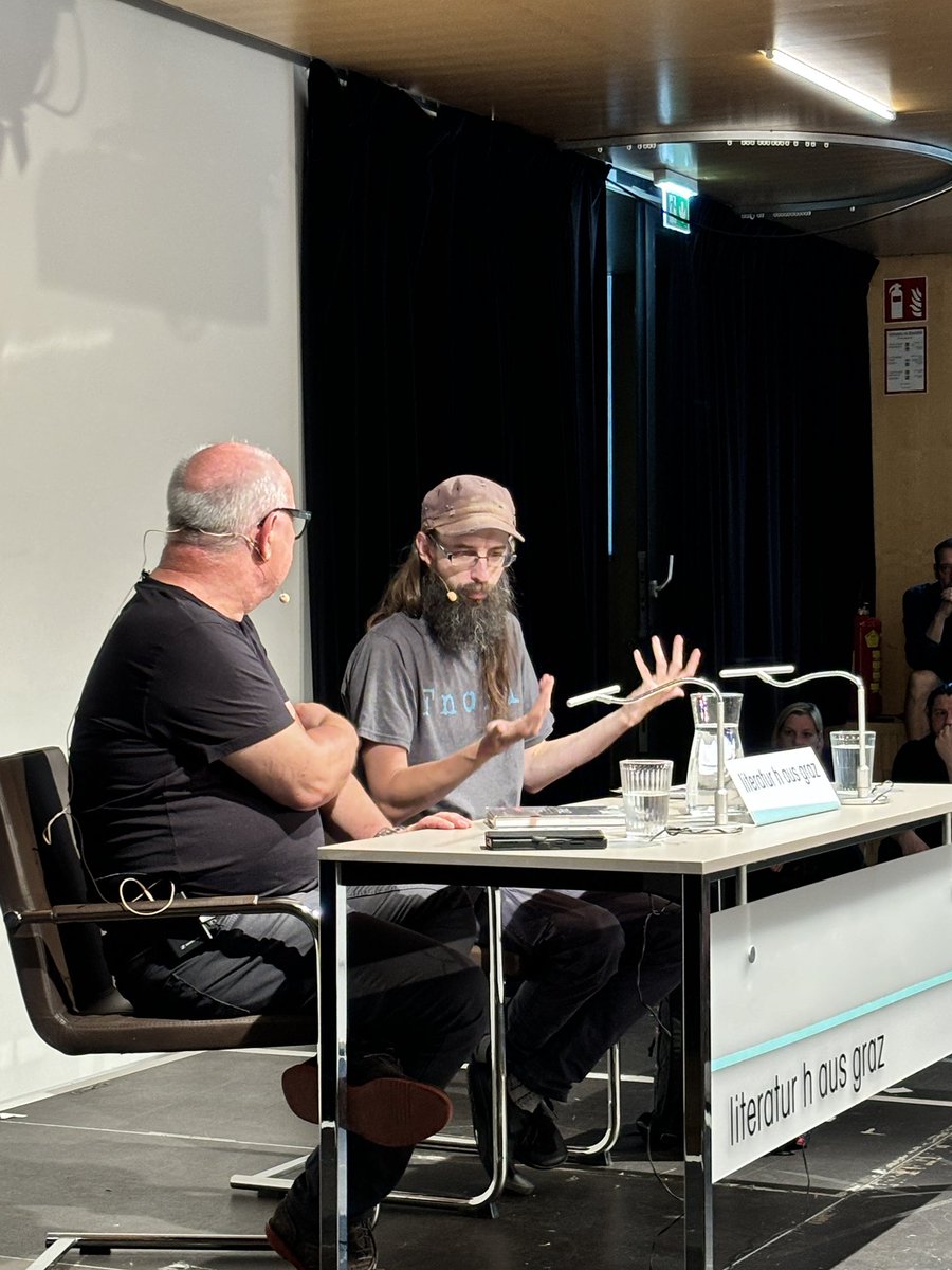 Gestern las Clemens J. Setz im <a href="/LithausGraz/">Literatur h aus Graz</a> aus seinem Graz-Romanprojekt und sprach mit Klaus Kastberger über das Schreiben und Graz, die (heimliche) Hauptstadt der Literatur.