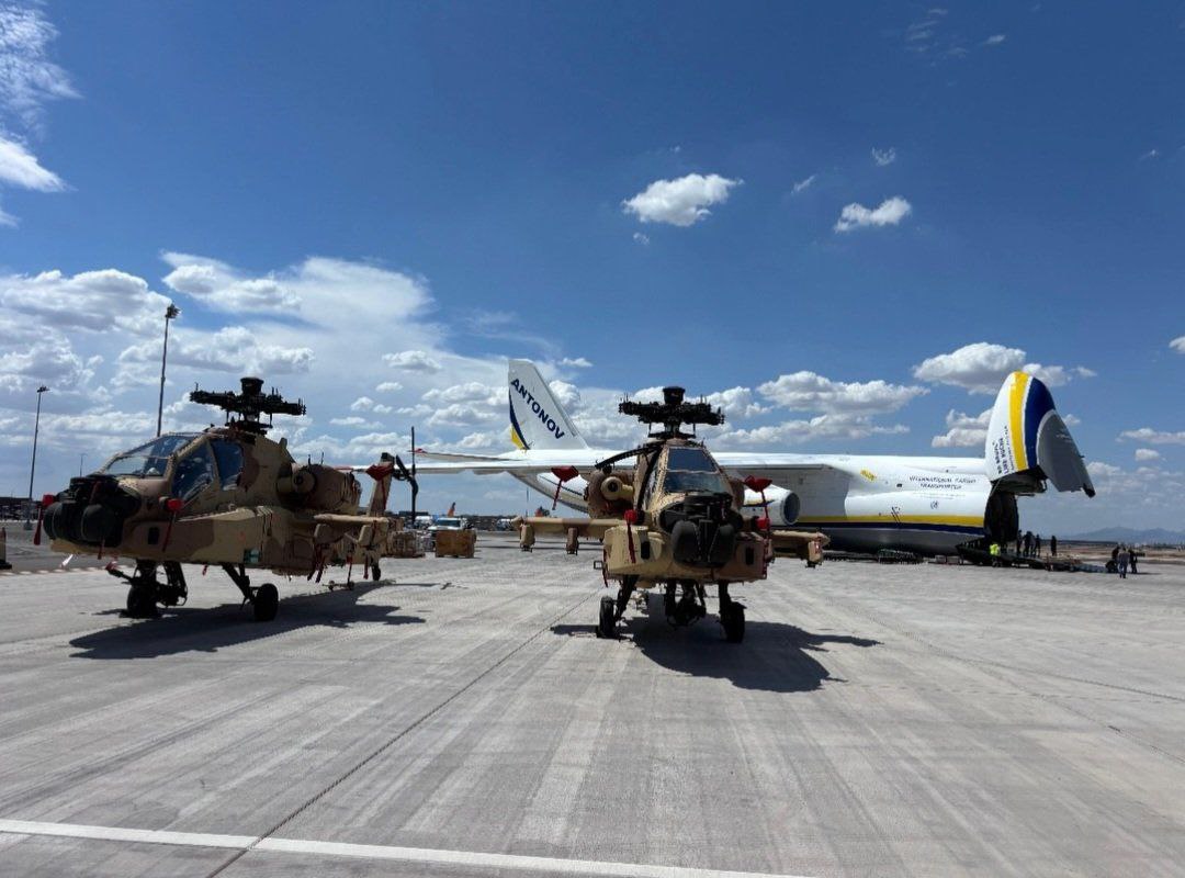 boris_beissner's tweet image. 🇮🇳🇺🇦 Ukrainian #An124 delivered helicopters for the Indian Army!
An An-124 Ruslan delivered the first three of six Apache AH-64E attack helicopters purchased under a contract with the United States worth 56.9 billion Indian rupees to Hindon Air Base in India.
The helicopters…