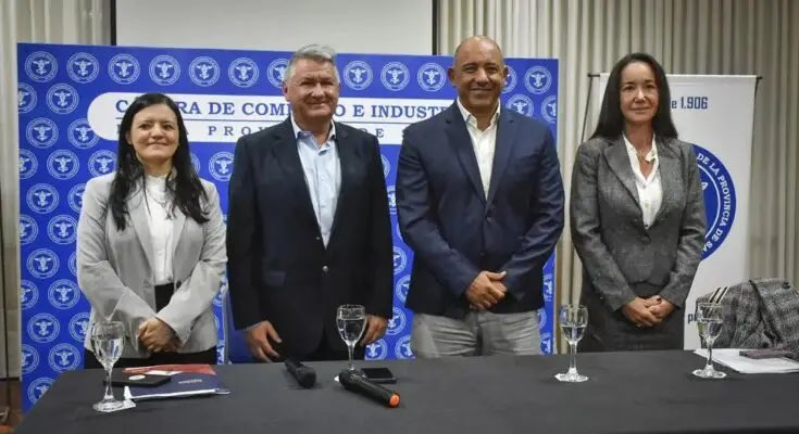 La provincia implementa un plan de reducción de impuestos para impulsar la economía local

saltavanoticias.com.ar/la-provincia-i…