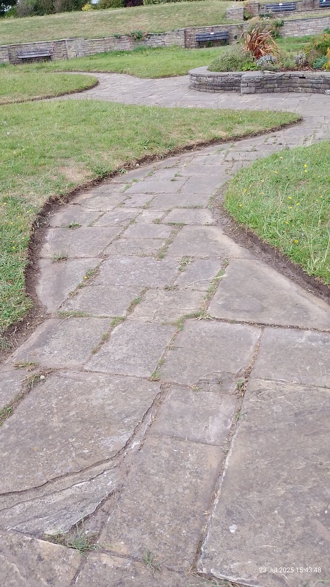 Thanks to the brilliant team of volunteers who came to help today at Crescent Garden. We had volunteers from our own group, plus teams from Crown Commercial Services and the Animal and Plant Health Agency. We edged the grass beds, weeded paths and cleared ivy from the walls.