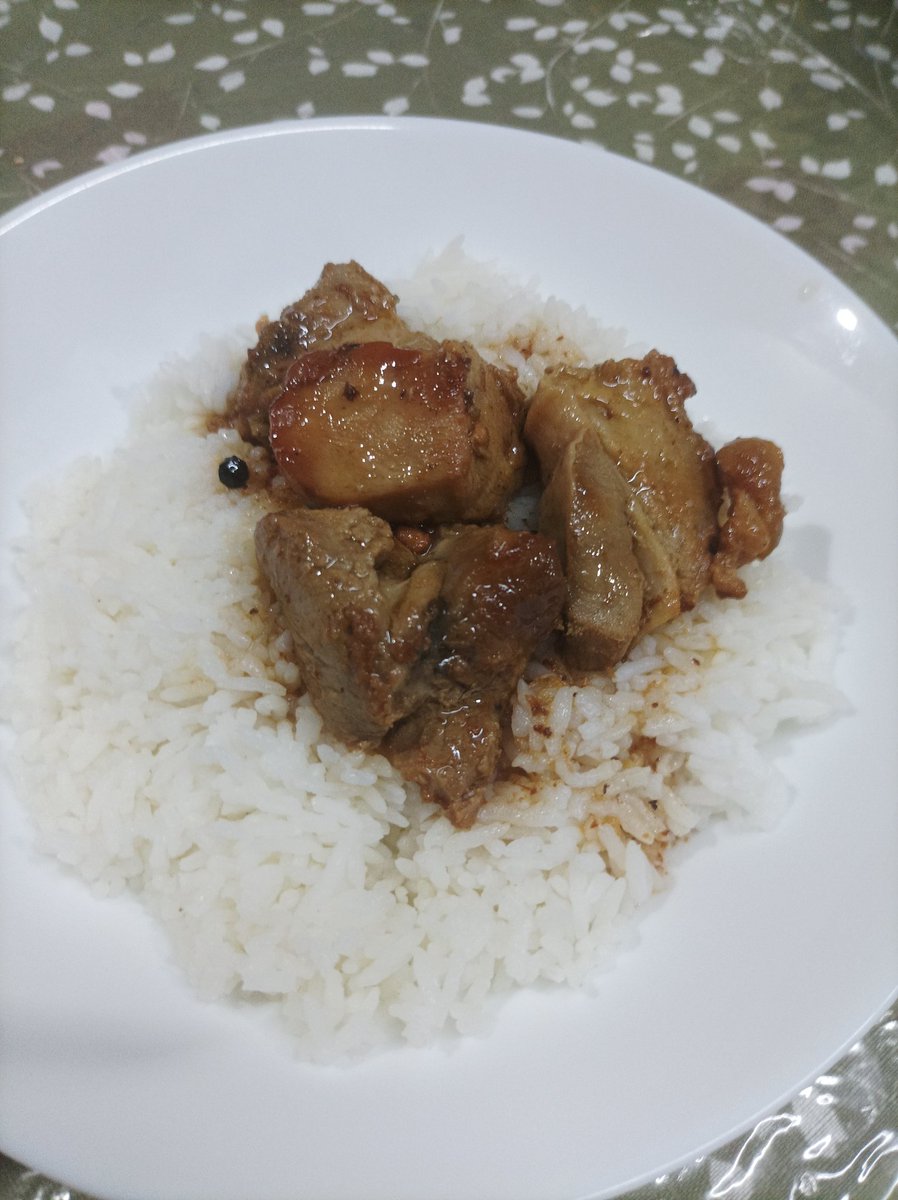 phrontomiqo's tweet image. 母が作ったアドボ
めっちゃ美味しい