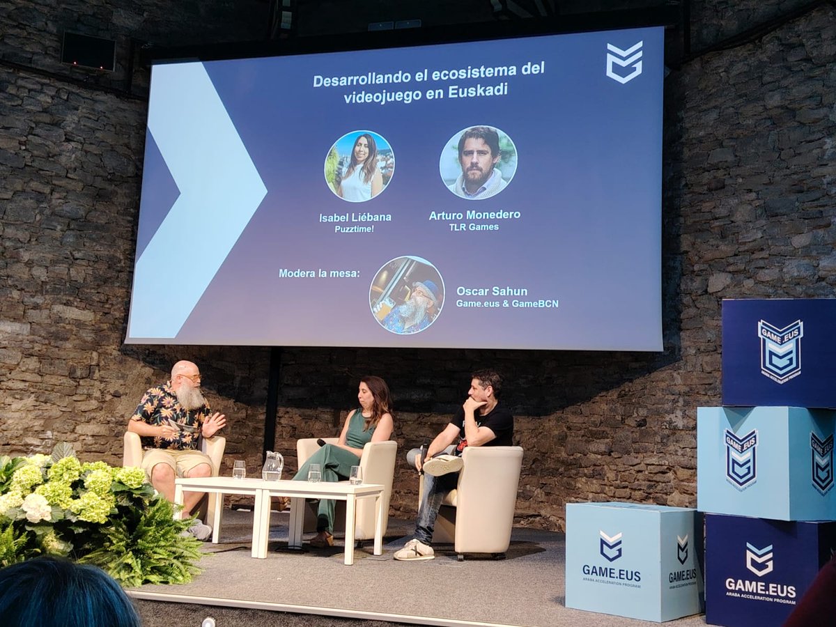 ArtMonedero's tweet image. Ya estamos en @game_eus viendo la presentación de los proyectos
