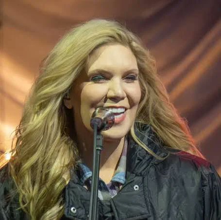 TreeHouseReal's tweet image. Today to the great Alison Krauss's birthday, lets celebrate one of the greatest musicians to walk planet earth!