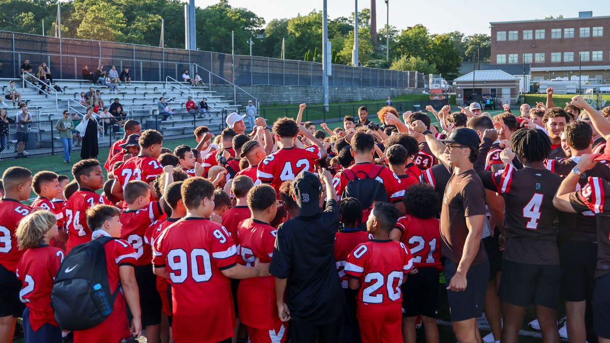 BrownU_Football's tweet image. 🗣️CALLING ALL KIDS! Registration is now open for this year's Meet the Bears free youth clinic.
Learn from current members of the Brown football team in this fun and interactive clinic on Thursday, August 28
Register today!- tinyurl.com/2yt7utv8