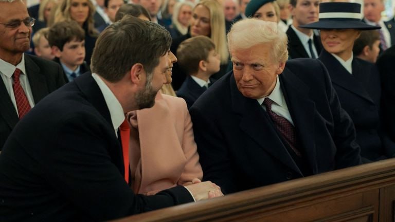 BarronTrumpoo's tweet image. HOW MANY OF YOU ARE WILLING TO PUBLICLY SAY THEY STAND WITH TRUMP 💯%?
GIVE ME A THUMPS-UP👍 IF PRESIDENT TRUMP CAN COUNT ON YOU!!!