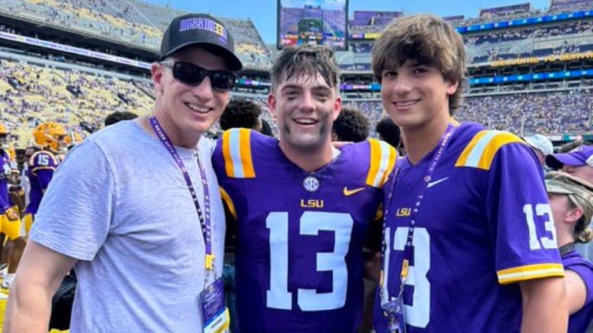 For Colton Nussmeier its about putting in the work

While LSU offensive coordinator Joe Sloan continues to pursue options at quarterback for the 2026 recruiting cycle, he’s also in pursuit of multiple signal callers for the class of 2027.

THE STORY ($) ➡️