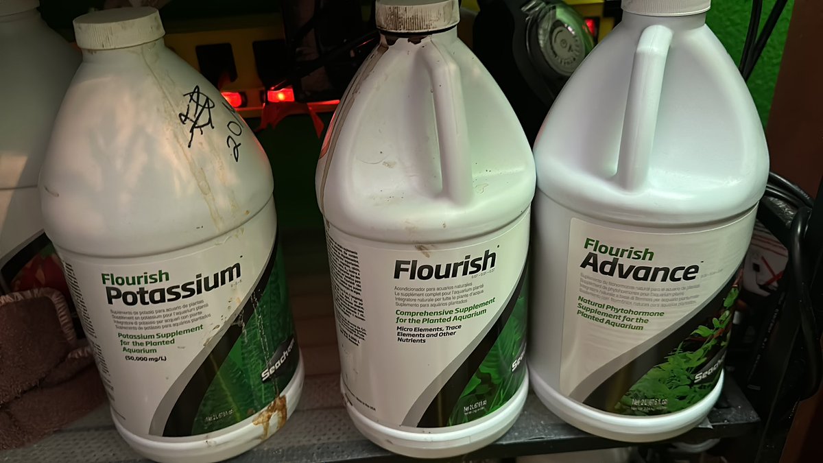 monipridragon12's tweet image. Schedule for fertilizers. I use the Sea Chem fertilizer system and adjusted it so that Iβd be using their fertilizers at the right times. So far so good. I buy the larger 2 L bottles that are on Amazon, which are a little more affordable when youβre having to use so muchβ¦