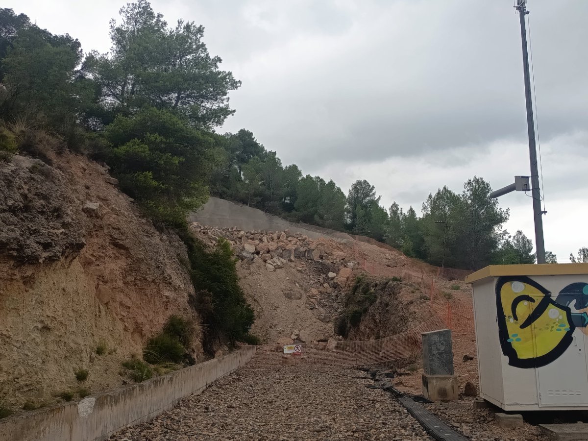 Hardacho (@hardacho) on Twitter photo Salida del puente 13, y último, #Navajas <a href="/Adif_es/">Adif</a> <a href="/Gusiluz18530458/">Gusiluz</a> <a href="/Alffig/">Alfons Figueras</a> <a href="/ertiodelatiza/">Francisco Bonilla Torres</a> Salida del puente 13, y último, #Navajas <a href="/Adif_es/">Adif</a> <a href="/Gusiluz18530458/">Gusiluz</a> <a href="/Alffig/">Alfons Figueras</a> <a href="/ertiodelatiza/">Francisco Bonilla Torres</a>