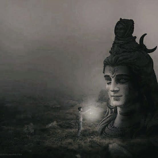 छिछले जन मूल्यों की उपज 
से क्या उत्तम युग का अरमान?

चित्त में श्रद्धा शिव और सत्य
यही हो बस अपना अभिमान !

स्मरण रहे !!
शिव ही सत्य हैं !!!