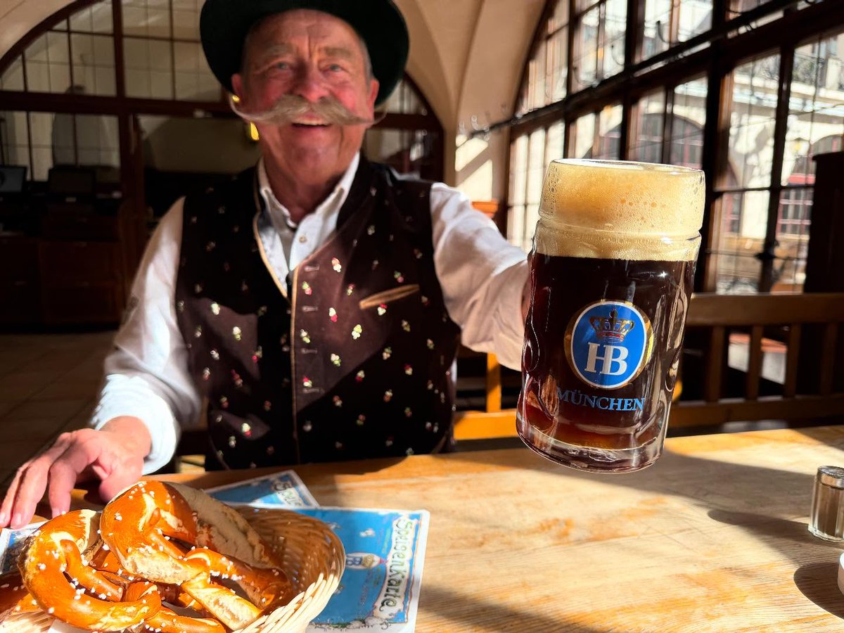 TasteAtlas's tweet image. World's Most Legendary Restaurants
Hofbräuhaus München, Munich, Germany 🇩🇪
Legendary Restaurants: tasteatlas.com/best/restauran…
Hofbräuhaus München is one of the world’s most famous beer halls, established in 1589 by Wilhelm V, Duke of Bavaria. Known for its vaulted ceilings, long…