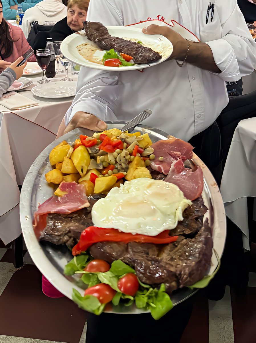 Decime que mañana nos visitan Ios G0RD0S SAV0RA sin decirme que mañana nos visitan los GORD0S SAV0RA 🥩🥩🥩🥩🍷🍷🍷🍷