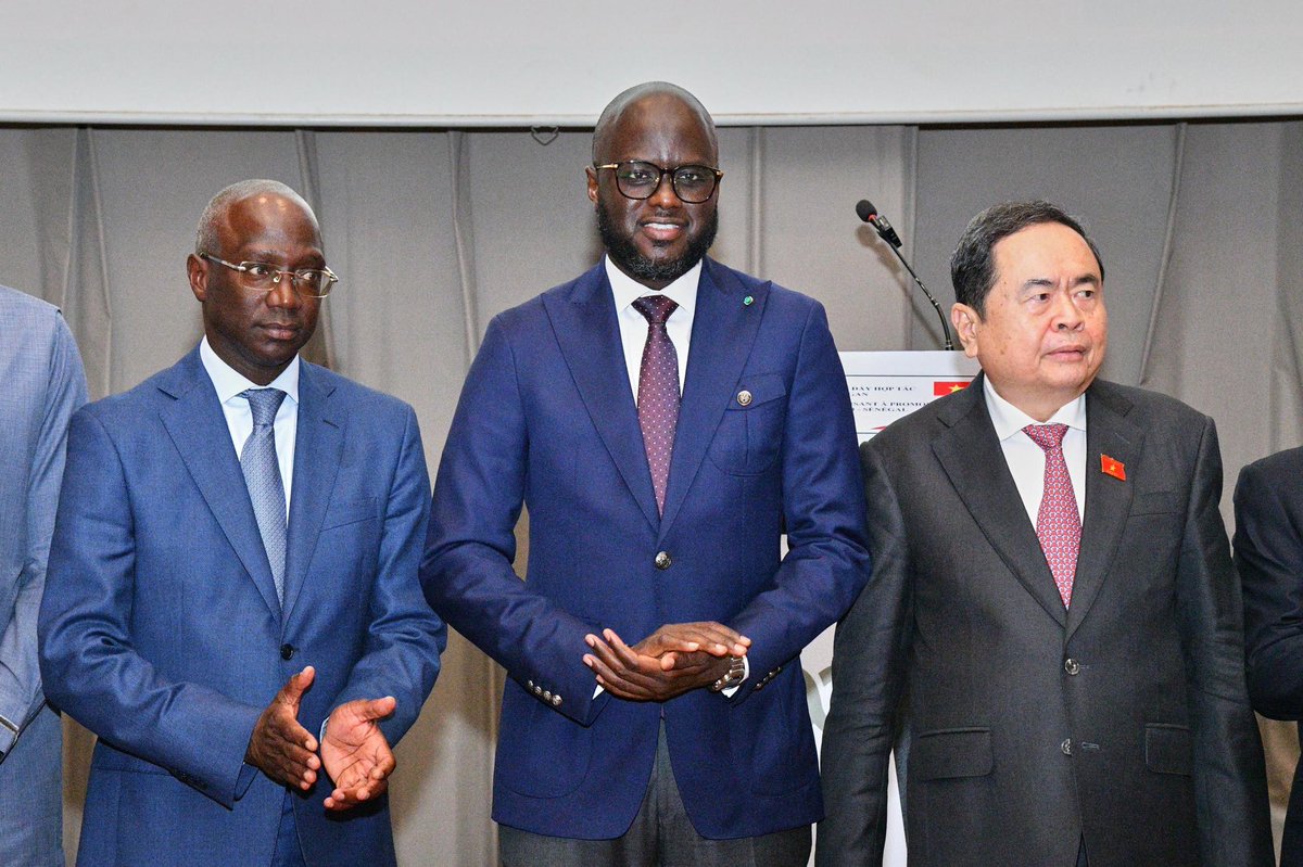 elmaalignjaay's tweet image. J’ai eu l’honneur de co-présider, aux côtés de mon homologue vietnamien, la table ronde sur la coopération agro-industrielle, commerciale et économique entre le #Sénégal et le #Vietnam.
Une étape majeure vers un partenariat stratégique et durable entre nos deux nations. 🇸🇳🇻🇳…