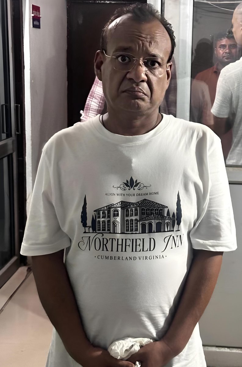 theskindoctor13's tweet image. How could a man run a fake embassy in NCR for seven years without anyone noticing?
Didn’t anyone wonder how an Indian could be the ambassador from some obscure Western Arctic countries? Not a single person even thought of googling where these countries were, not even out of…