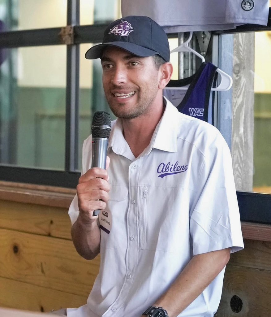 CTennisNation's tweet image. Abilene Christian Portal Haul⤵️
Finn Hopfe - Oklahoma St.
Luis Jose Nakamine - Baylor
Tomas Q. Perez - Eastern Florida St. (JUCO)
The champs aren’t resting—Coach Núñez & Co. have brought in some SERIOUS TALENT as ACU sets its sights on a WAC repeat 🔥