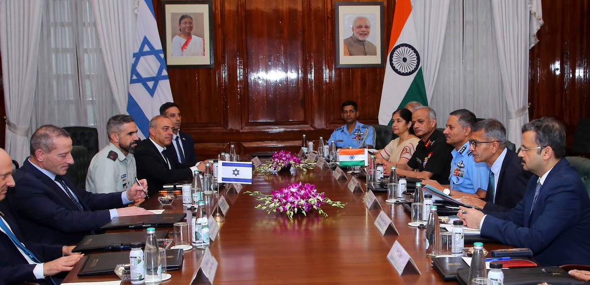 airnewsalerts's tweet image. #India and #Israel agreed to further strengthen bilateral defence cooperation with a long-term perspective.
Defence Secretary Rajesh Kumar Singh held a bilateral meeting with Director General, Israel Ministry of Defence, Major General (Res) Amir Baram in New Delhi.