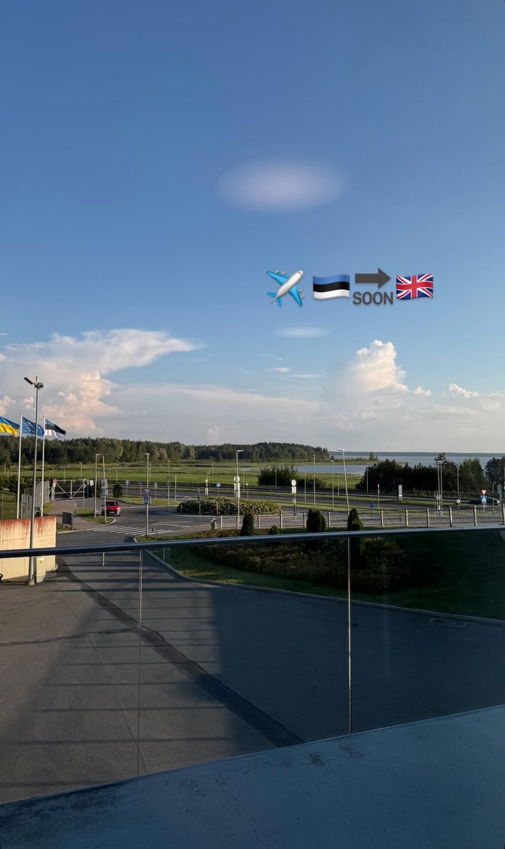 aron_updates's tweet image. 📸 | Paul makes his way to the UK in his latest Instagram Story! As always, we wish him a safe and smooth flight. ✈️🇬🇧