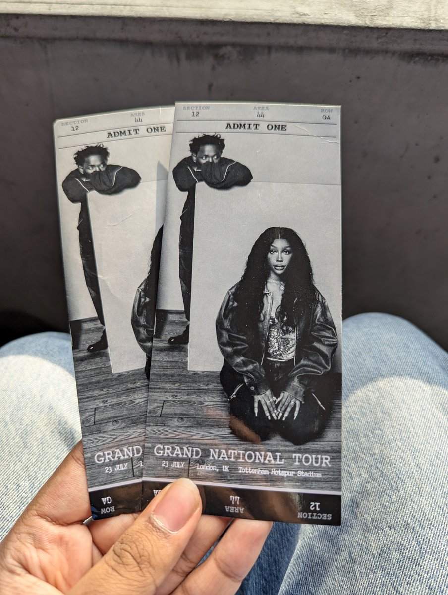 AKARTI__'s tweet image. First concert and it&apos;s a banger