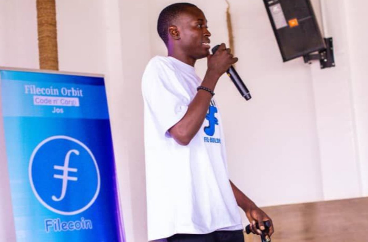 FILBuilders's tweet image. Incredible energy in Jos!
Filecoin Orbit's Code n' Corgi brought together a vibrant community of developers, sparking a wave of learning and building on the Filecoin network.
Kudos to our Orbit Ambassador, @TheMoneyWayGuy, to assemble the developer talent and make this happen.